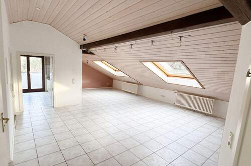 Wohn-/Esszimmer - 3 Zimmer Etagenwohnung zum Kaufen in Karlsruhe