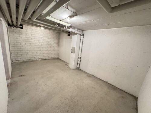 großer Kellerraum - 