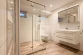 Badezimmer - 3 Zimmer Etagenwohnung zum Kaufen in Bergisch Gladbach-Häuser-Dombach