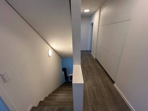 Treppenhaus mit OG Flur - 