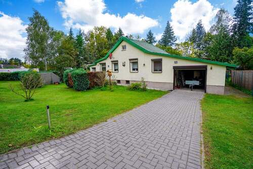 Hausansicht - 2 Zimmer Einfamilienhaus zum Kaufen in Berlin / Biesdorf
