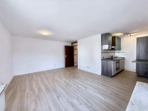 Wohnraum mit offener Küche - 