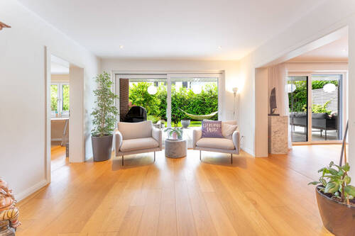 Großer Flur zwischen Büro und Wohnzimmer - 