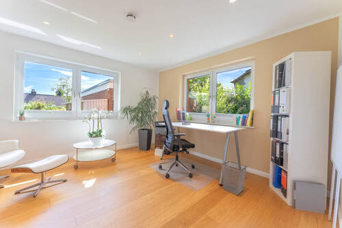 Büro im Erdgeschoss - 