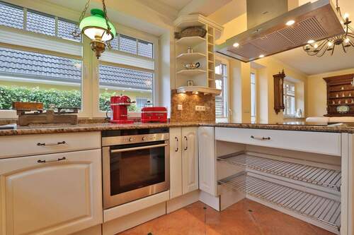 Einbauküche mit komfortabler Ausstattung - 