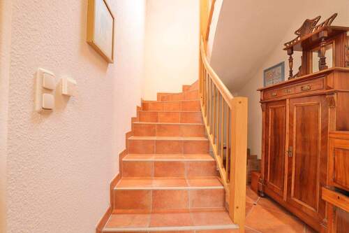 Treppe ins Obergeschoss - 