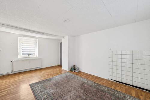 Wohnzimmer EG - 7 Zimmer Mehrfamilienhaus, Wohnhaus in Leidersbach