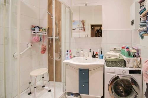 Ansicht Badezimmer - 3 Zimmer Etagenwohnung zum Kaufen in Wuppertal