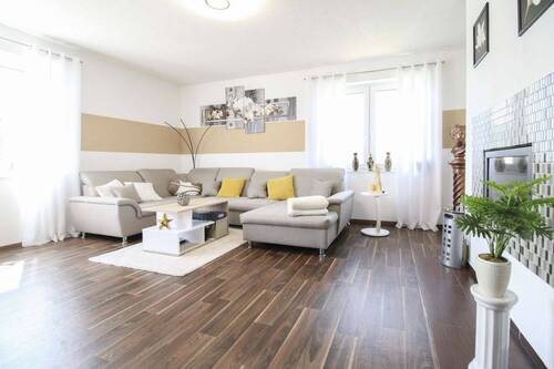 02 Wohnzimmer - 4 Zimmer Einfamilienhaus zum Kaufen in Salzkotten