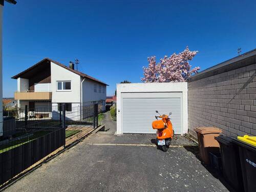 Garage - 7 Zimmer Einfamilienhaus zum Kaufen in Besigheim