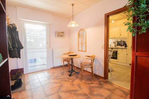 Durchgang zur Terrasse - 5 Zimmer Einfamilienhaus in Dalldorf