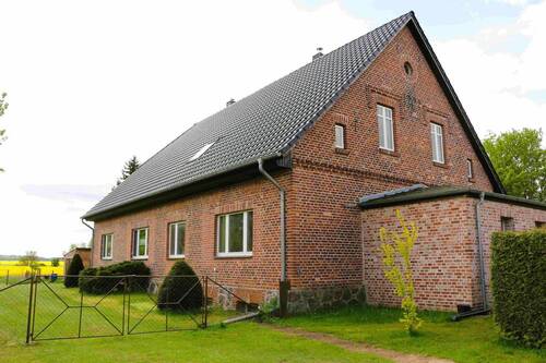 Seitenansicht Nordost - 1 Zimmer Einfamilienhaus in Kruckow