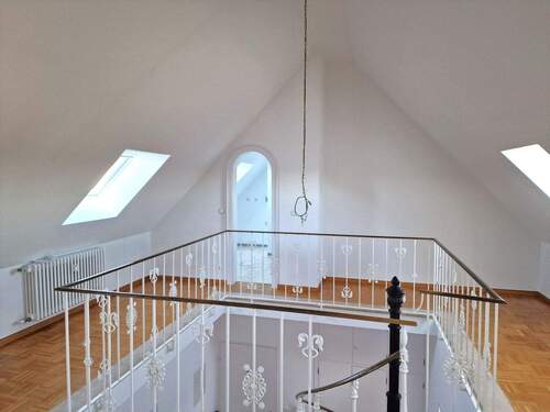 Galerie - Etagenwohnung mit 112,00 m² in München zur Miete