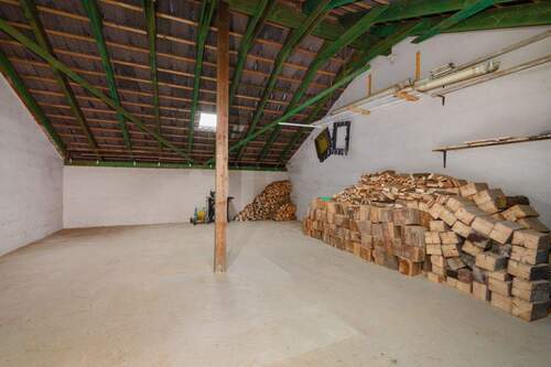 Lagerfläche OG Garagengebäude - 