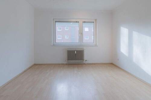 Schlafzimmer mit guten Stellmöglichkeiten - 