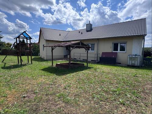 Außenansicht - 5 Zimmer Mehrfamilienhaus, Wohnhaus zum Kaufen in Windsbach