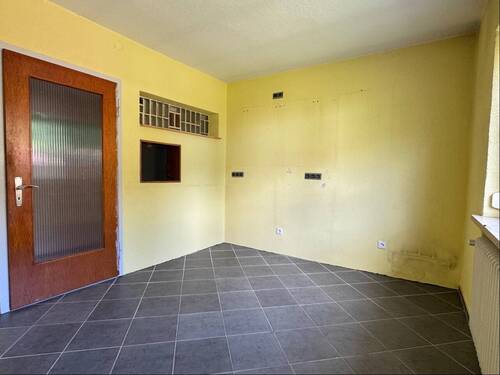 Küche Wohnung links - 