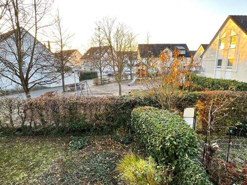 Blick Garten und Spielplatz - 