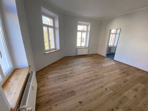 helles Wohnzimmer m,it Zugang zur Küche - Plagwitz* neu renovierte 2 Zimmer-Wohnung* Wannenbad* sep. Küche