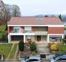 Charmantes Einfamilienhaus in ruhiger Lage mit Kamin, Loggia und gepflegtem Garten - Beratzhausen