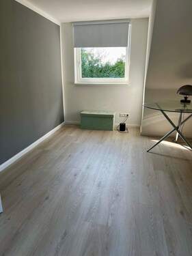 PHOTO-2025-12-16-04-33-06 21.jpg - 