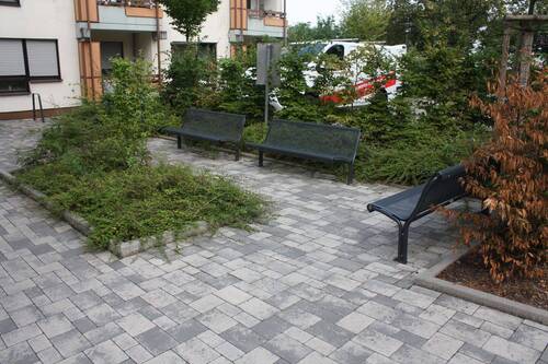 Aufenthaltsbereich Außenanlage - 1 Zimmer Etagenwohnung in Wiesbaden