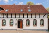Haus Front 2 - 