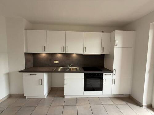 Moderne Einbauküche - 3 Zimmer Etagenwohnung zur Miete in Stelle