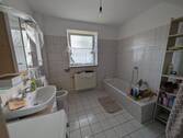 Geräumiges Badezimmer - 