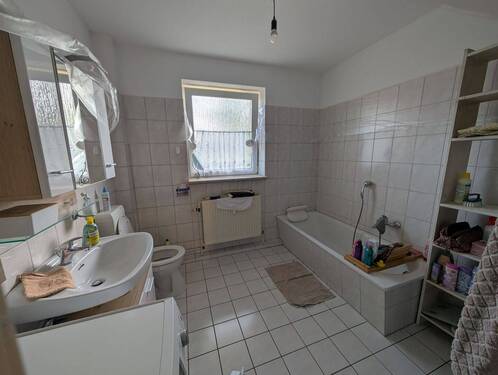 Geräumiges Badezimmer - 