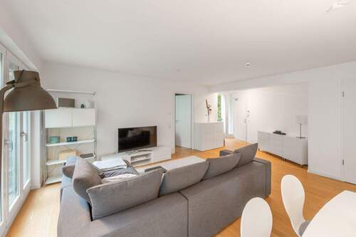 Wohnbereich - 2 Zimmer Etagenwohnung in München