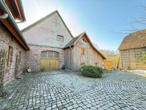 Außenansicht - Großzügige Eigentumswohung auf gepflegtem Resthof