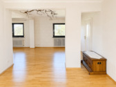 Blick vom Esszimmer zum Wohnbereich - 