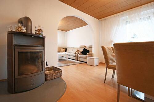 Der Kamin im Erdgeschoss - 5 Zimmer Einfamilienhaus in Uetersen