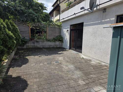 Terrasse oder PKW Stellplätze - 