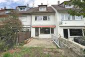 Hausansicht - Gemütliches Reihenmittelhaus in familienfreundlicher Lage!