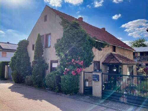 Vorderhaus - Nimm Zwei - Immobilie mit großem Entwicklungspotenzial !