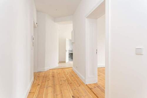 Flur - Etagenwohnung mit 95,00 m&sup2; in Berlin zum Kaufen