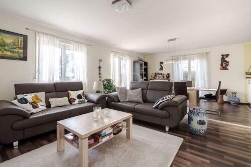 Lichtdurchfluteter Wohnbereich - 5 Zimmer Einfamilienhaus zum Kaufen in Usingen