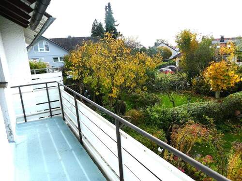 Balkon mit Blick in Grüne - 