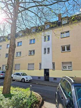 Hausansicht - ***Gemütliche Dachgeschoss-Wohnung mit 1,5 Zimmern sucht nette Mieter***