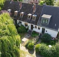 Iserbrook: Modernisierungsbedürftiges Reihenmittelhaus in sehr schöner Mikrolage - Hamburg / Iserbrook
