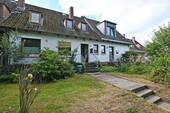 Vordergarten und Eingang - 