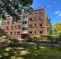Frisch renovierte 2,5 Zimmer-Wohnung mit Balkon und modernisierten Tageslichtbad mit Wanne - Lübeck Buntekuh