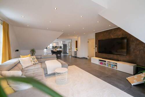 Wohnbereich - 4 Zimmer Etagenwohnung in Hallstadt