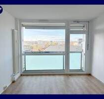 Wohnen genießen im Zentrum! 2 Zimmer - 2 Balkone mit Fernblick, Wannenbad + Aufzug - Dresden Seevorstadt-Ost/Großer Garten