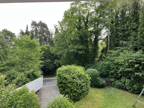 Ausblick aus Loggia - Geothermie - Pullach - helle, große Wohnung auf parkähnlichem Grundstück