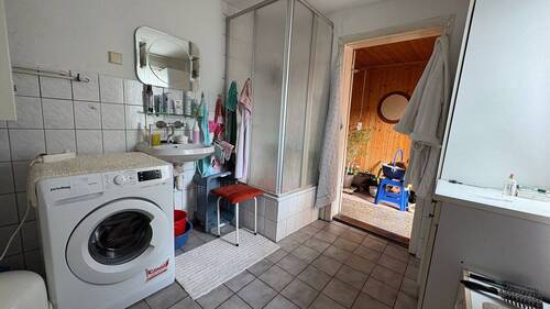 Badezimmer mit Dusche - 