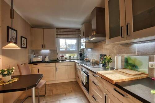 Küche - 4 Zimmer Einfamilienhaus in Heiligenhafen