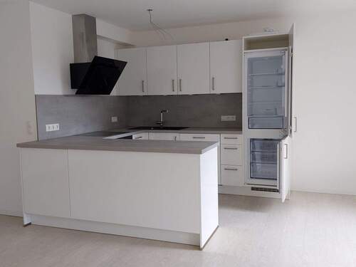 Moderne Einbauküche - 2 Zimmer Etagenwohnung zur Miete in Nürnberg